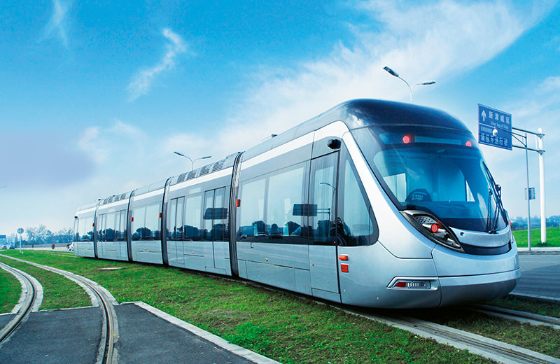 100%低地板現(xiàn)代有軌電車(chē)在R1線運(yùn)行